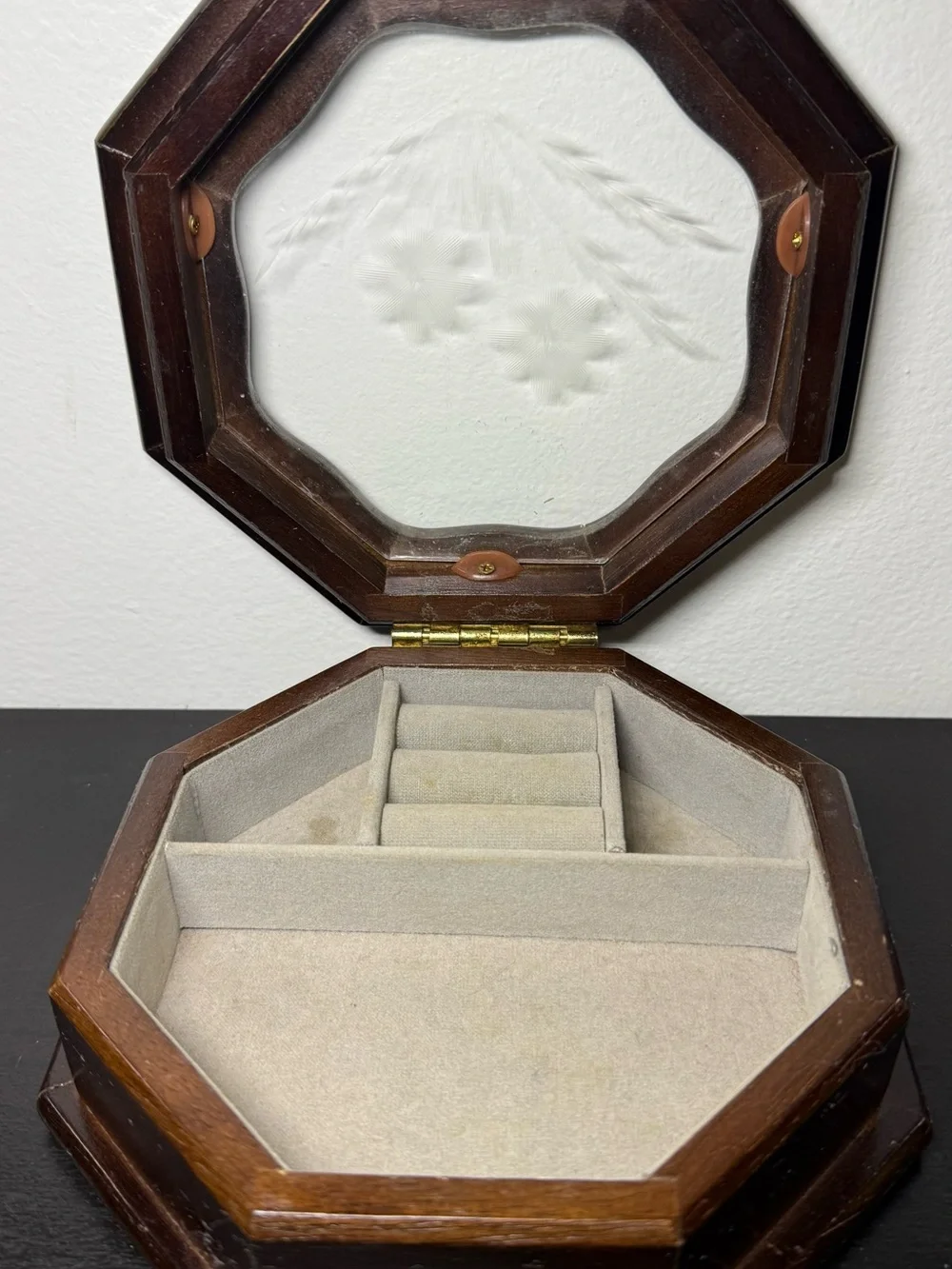 Vintage Wooden Jewelry Box Octagon Hinged Lid With Etched Flowers On Glass
